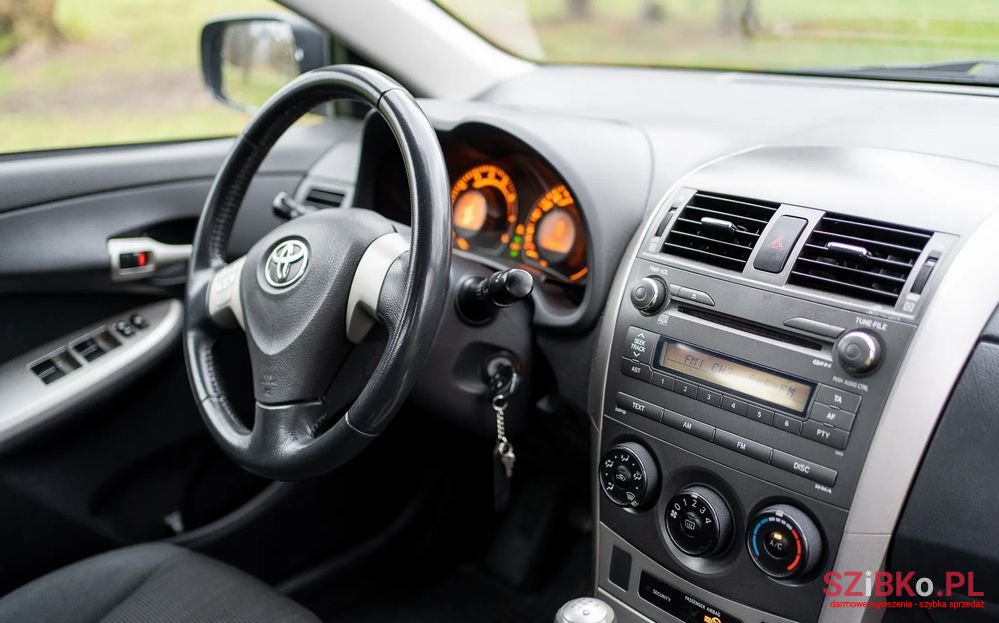 2007' Toyota Corolla 1.4 Vvt-I Luna photo #3