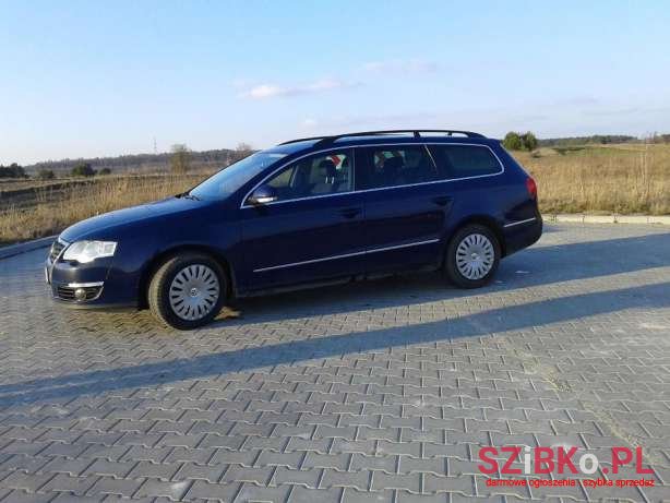 2008' Volkswagen Passat photo #1