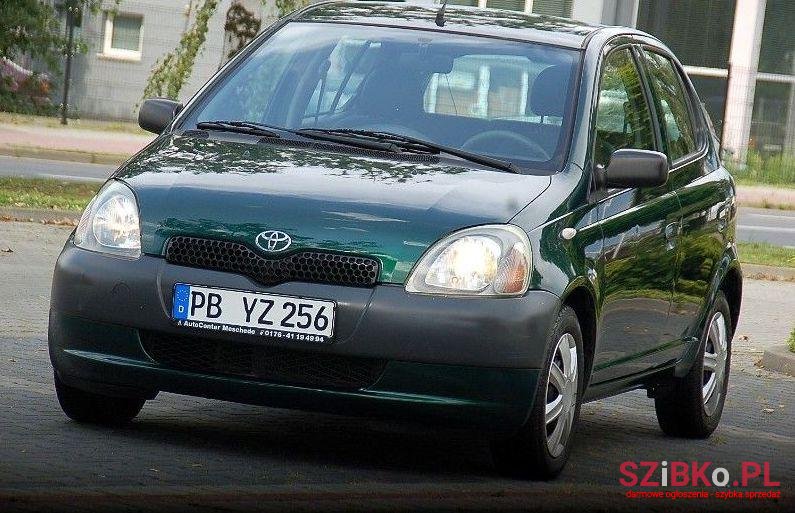 2002' Toyota Yaris photo #1
