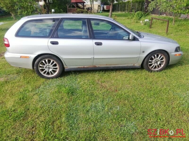 2003' Volvo V40 photo #3