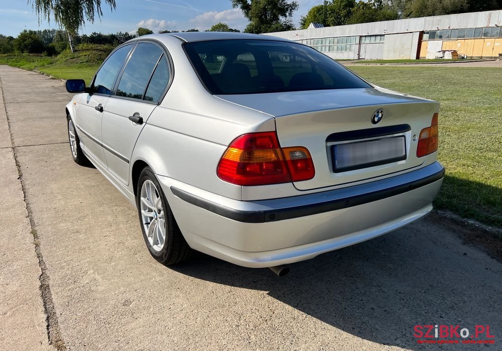 2005' BMW 3 Series 316I photo #3