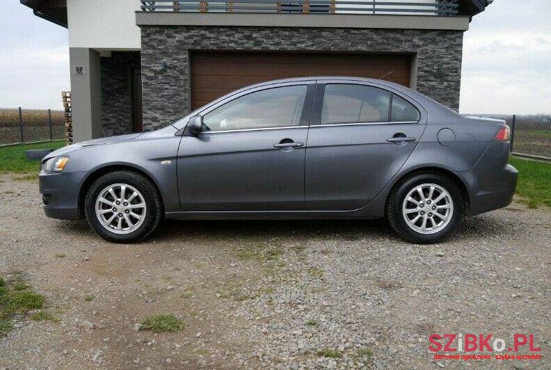 2011' Mitsubishi Lancer photo #1