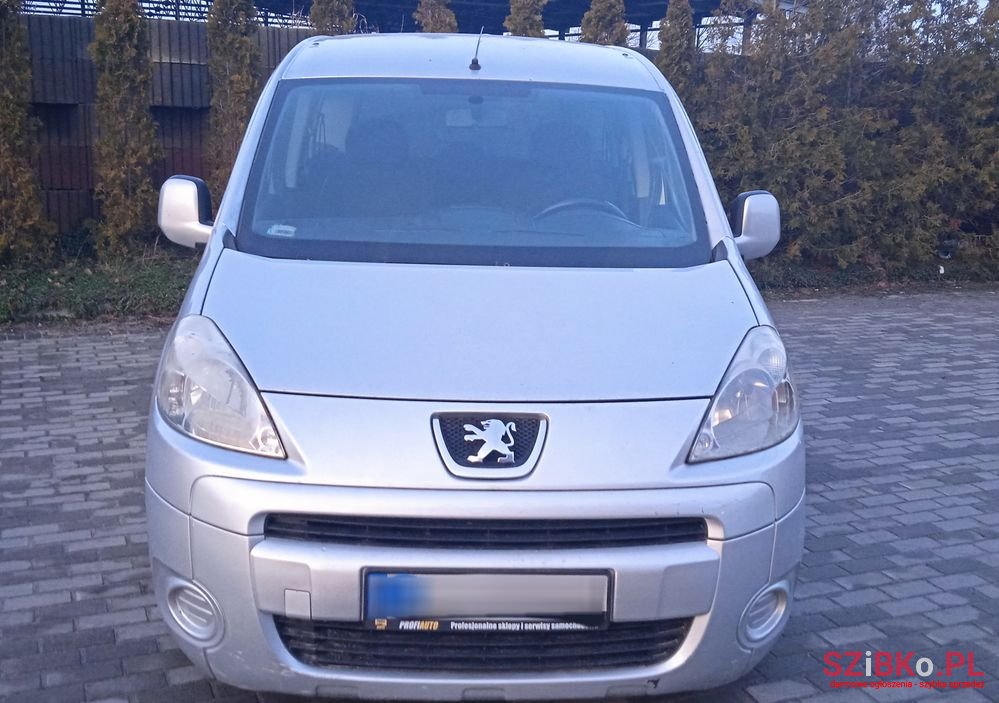 2013' Peugeot Partner photo #3