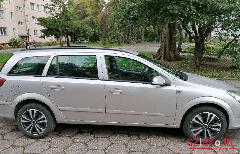 2006' Opel Astra photo #1