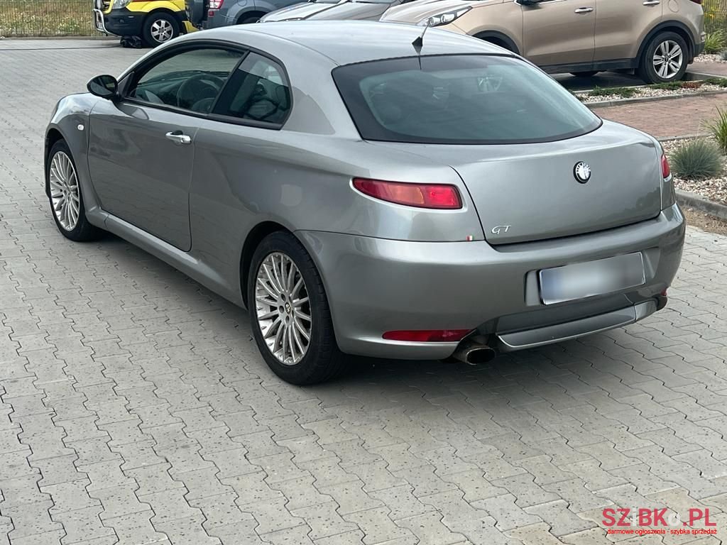 2006' Alfa Romeo GT photo #4