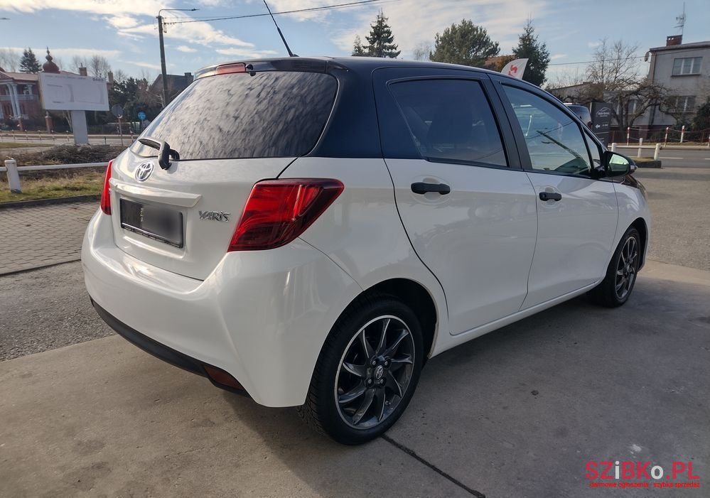 2016' Toyota Yaris 1.4 D-4D photo #5