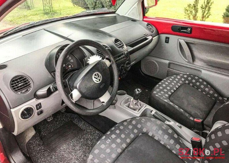 2000' Volkswagen New Beetle photo #2