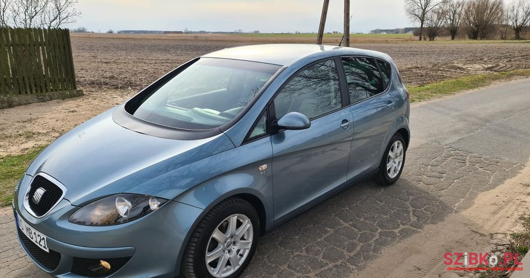 2004' SEAT Altea photo #4