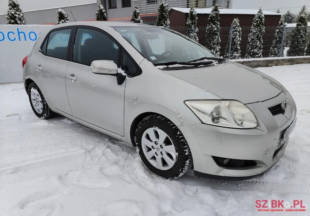 2009' Toyota Auris photo #1