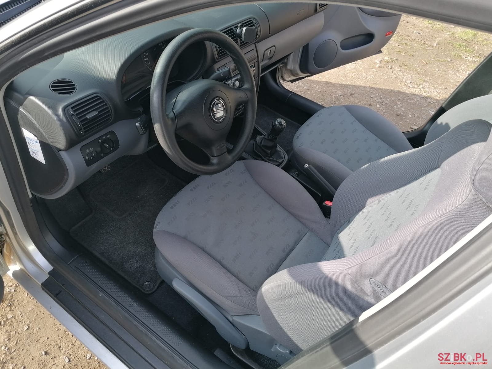 2001' SEAT Leon photo #4