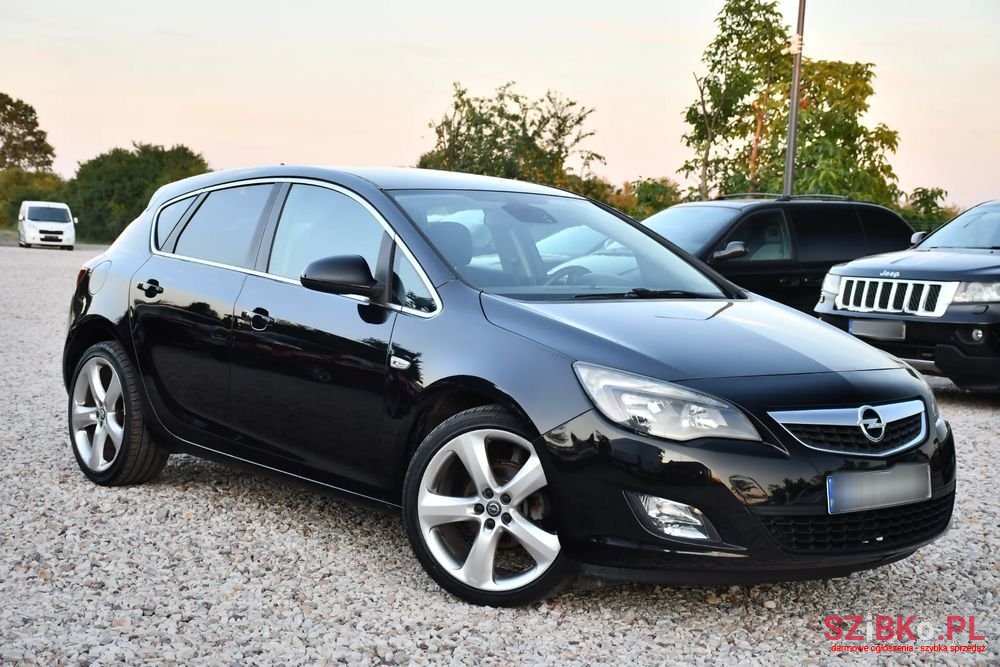 2010' Opel Astra 1.6 Sport photo #4