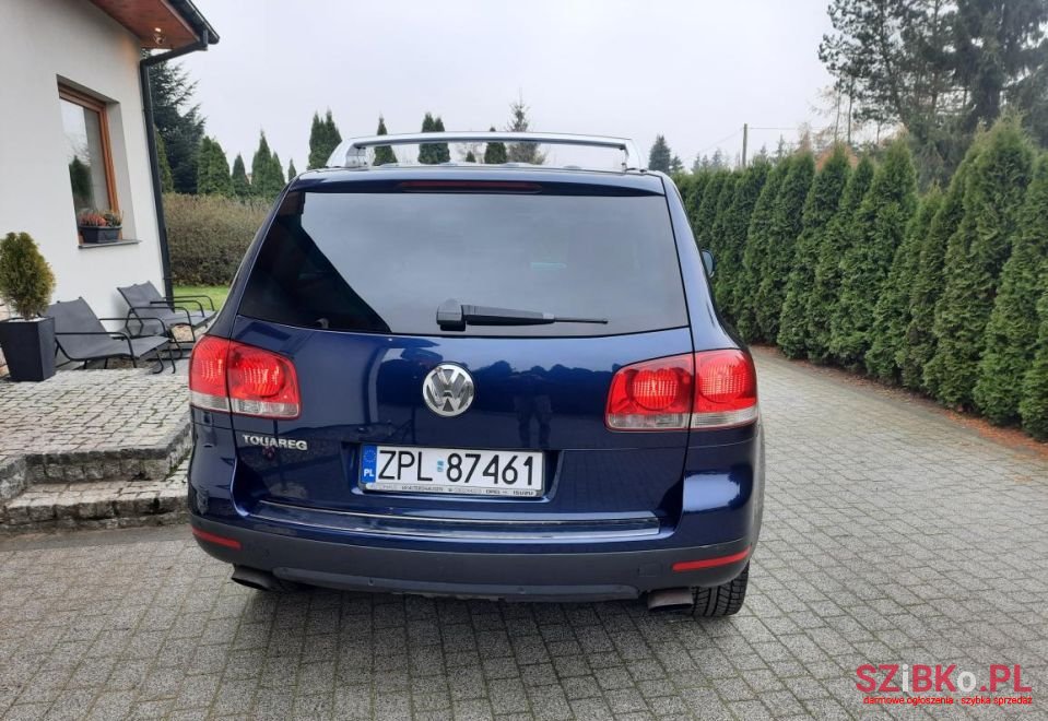 2004' Volkswagen Touareg photo #4