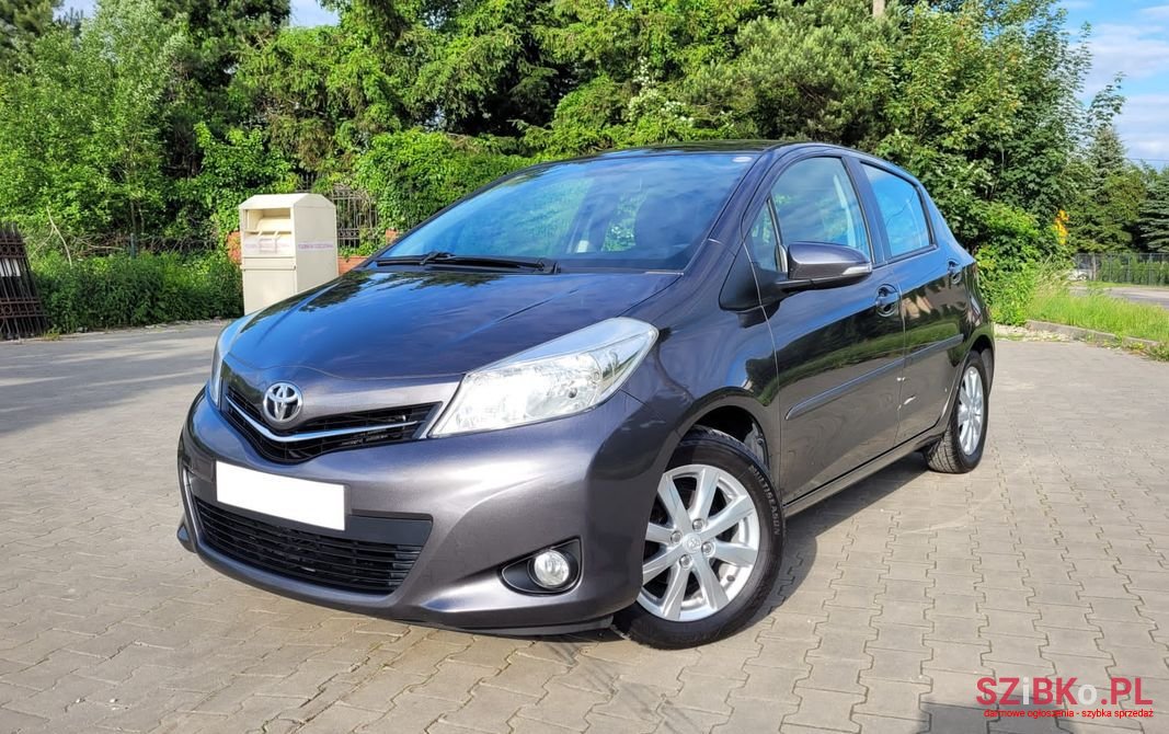 2013' Toyota Yaris photo #5