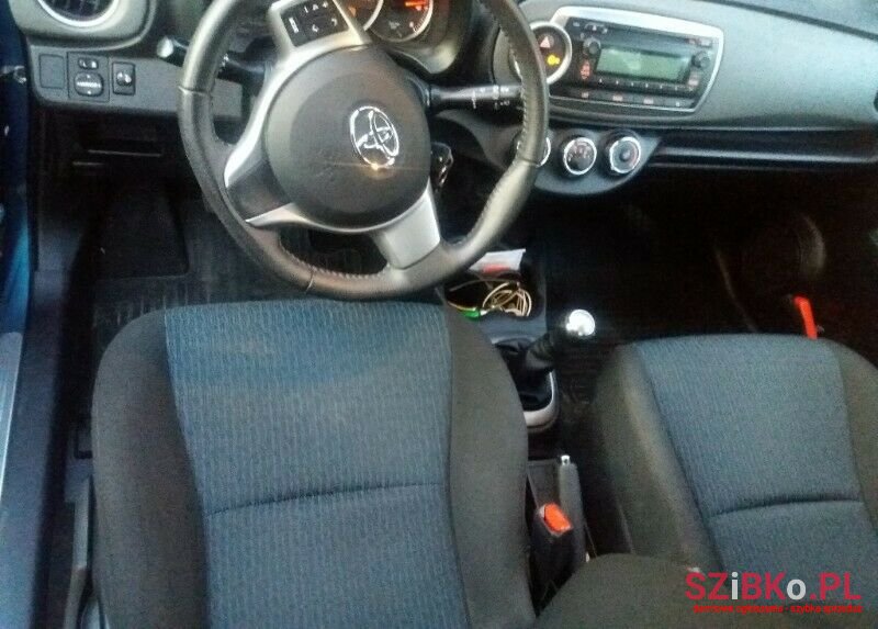 2012' Toyota Yaris photo #1