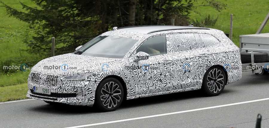 Skoda Superb primed to return with combustion power in 2024