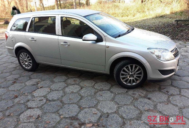 2008' Opel Astra photo #1