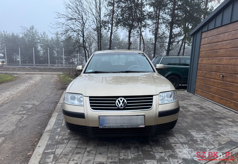 2000' Volkswagen Passat photo #2