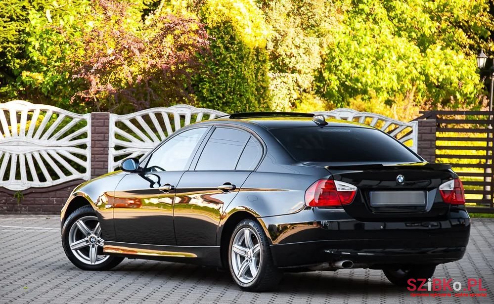 2006' BMW 3 Series 318I photo #5