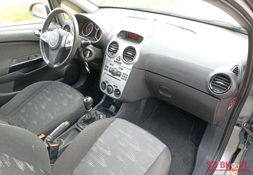 2011' Opel Corsa photo #6