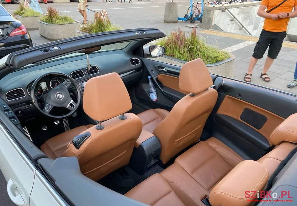 2013' Volkswagen Golf Cabrio photo #1