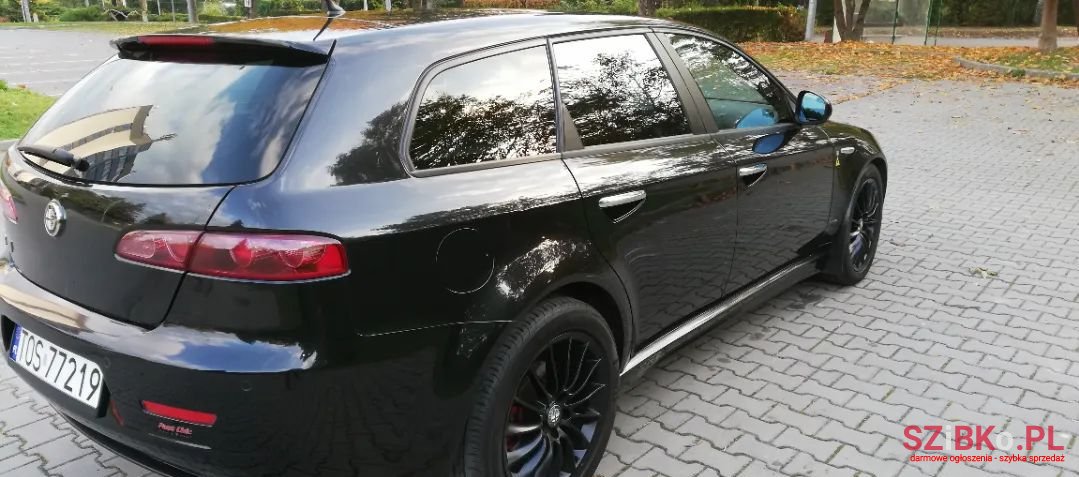 2011' Alfa Romeo 159 photo #4