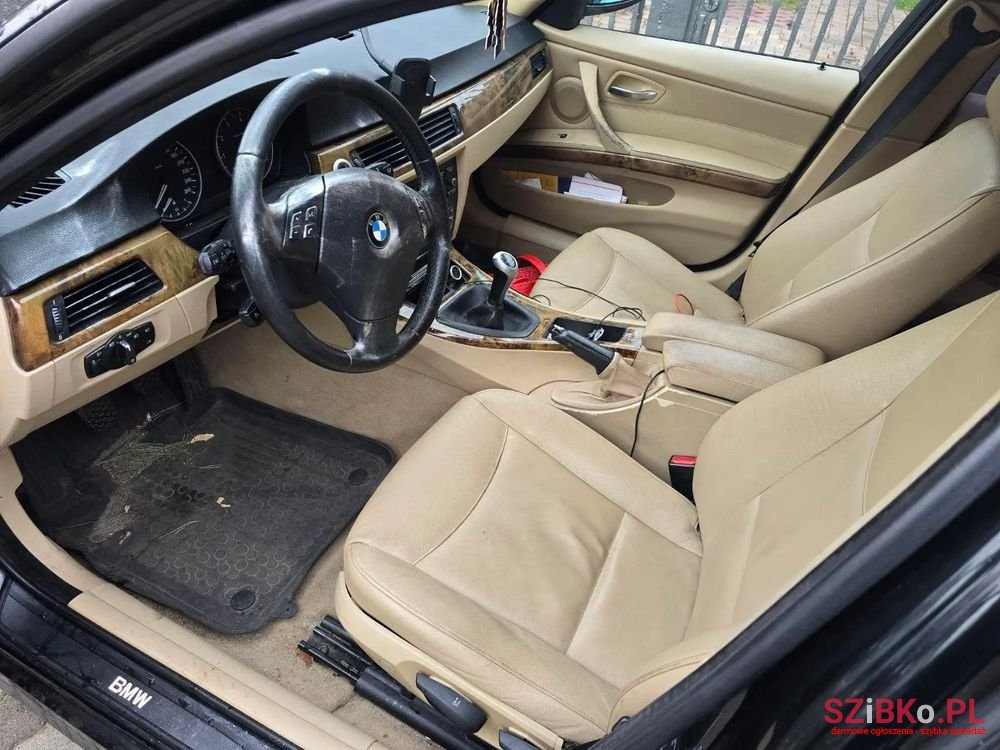 2007' BMW 3 Series 318I photo #2