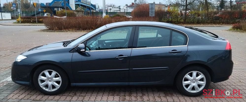 2008' Renault Laguna photo #2