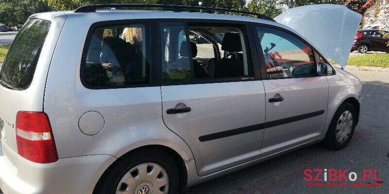 2003' Volkswagen Touran photo #4
