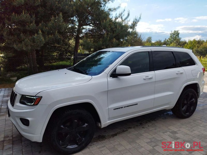 2015' Jeep Grand Cherokee 3.6 V6 Laredo photo #2
