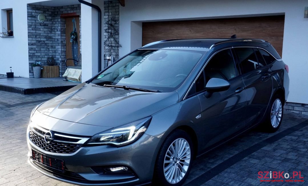 2016' Opel Astra photo #3