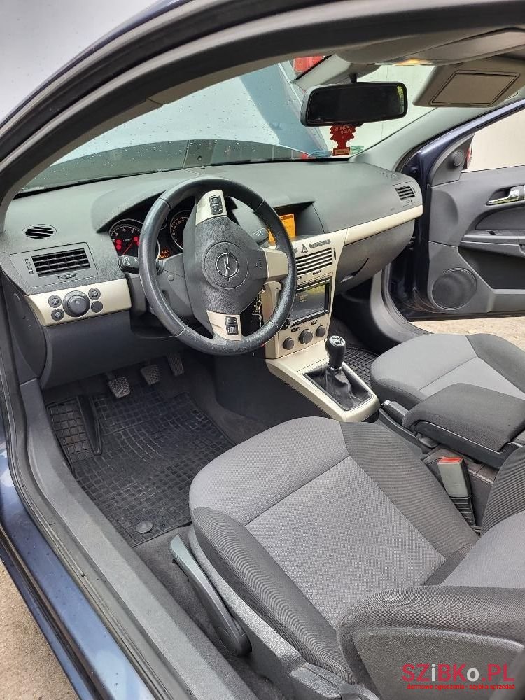 2008' Opel Astra photo #5