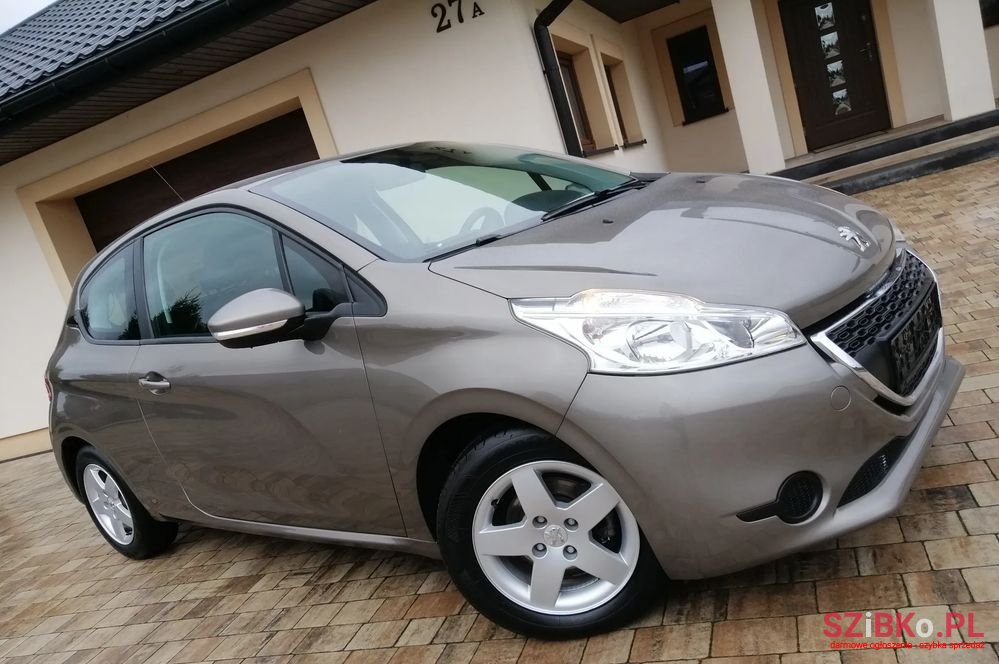 2013' Peugeot 208 photo #1