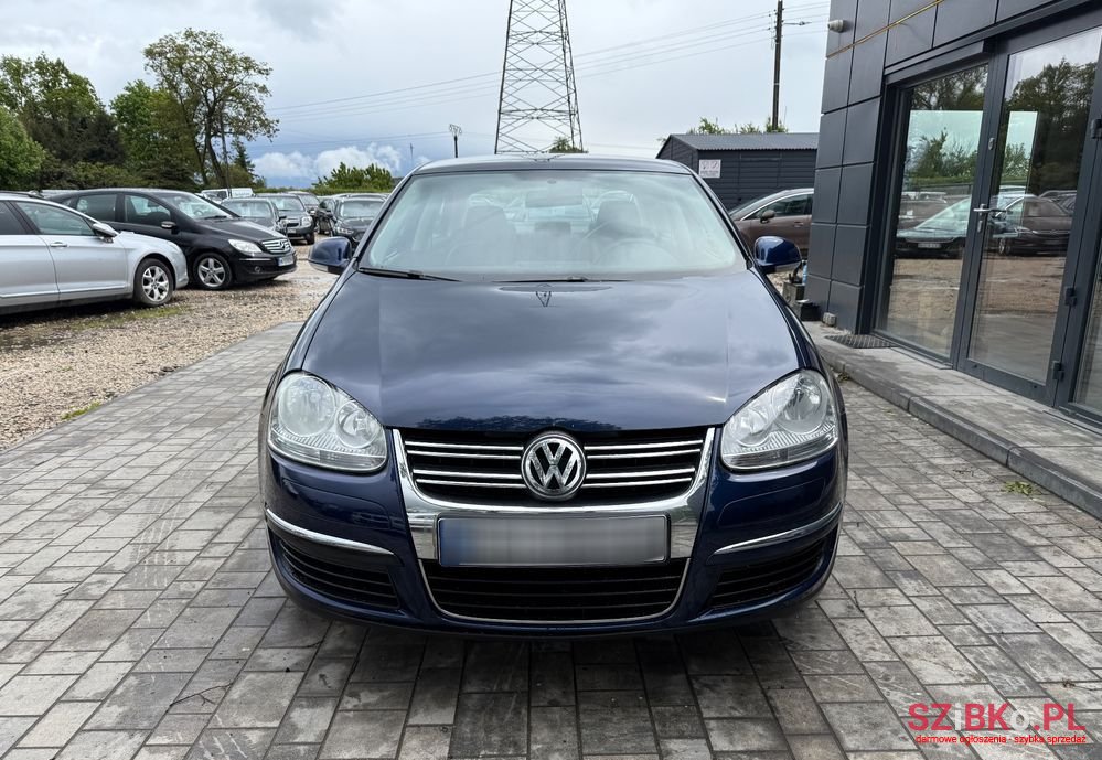 2007' Volkswagen Jetta photo #2