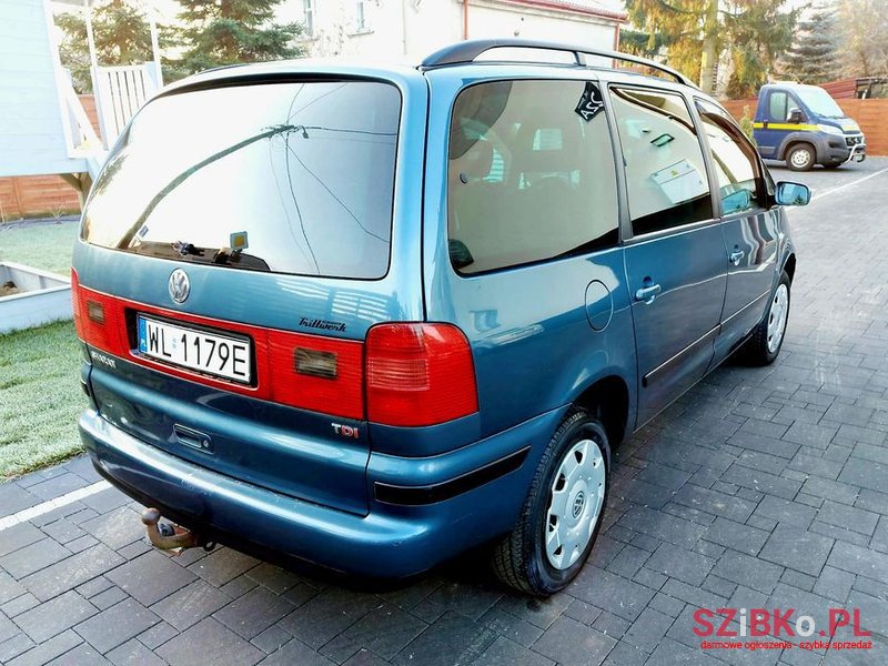 2002' Volkswagen Sharan photo #4