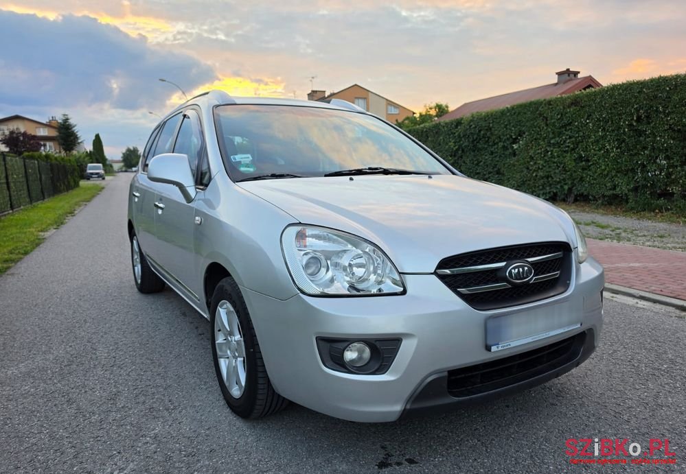 2008' Kia Carens photo #2