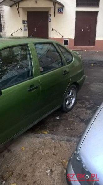 2001' SEAT Cordoba photo #1