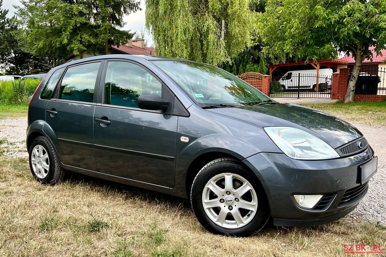 2005' Ford Fiesta photo #3