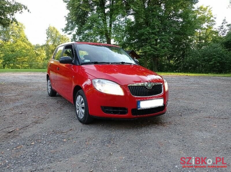 2008' Skoda Fabia photo #1