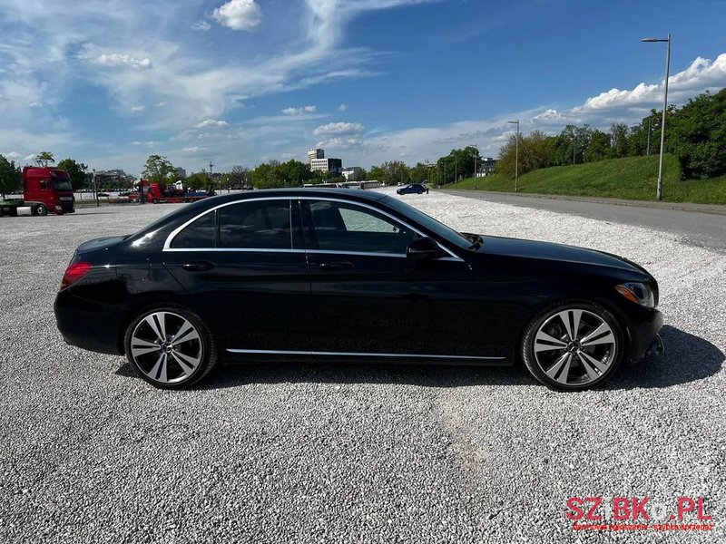 2016' Mercedes-Benz C-Class 300 9G-Tronic photo #4