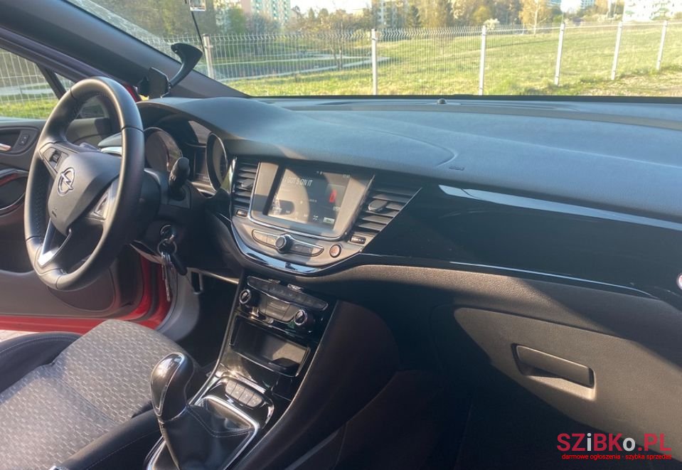 2018' Opel Astra photo #3
