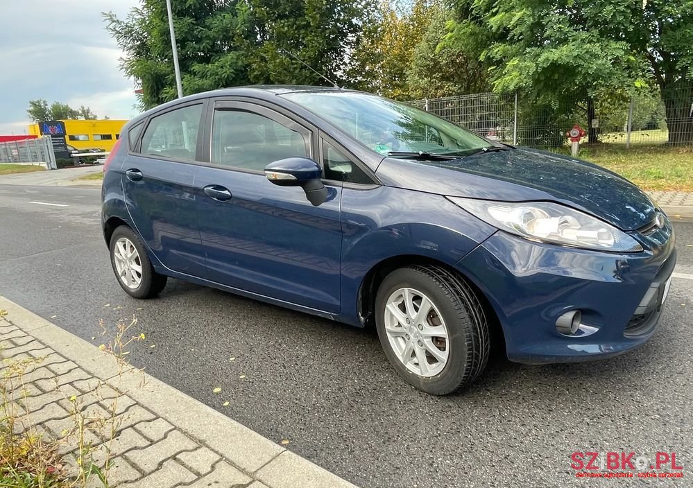 2010' Ford Fiesta photo #6
