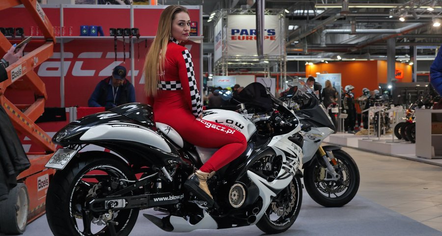 Dziewczyny na targach Warsaw Motorcycle Show