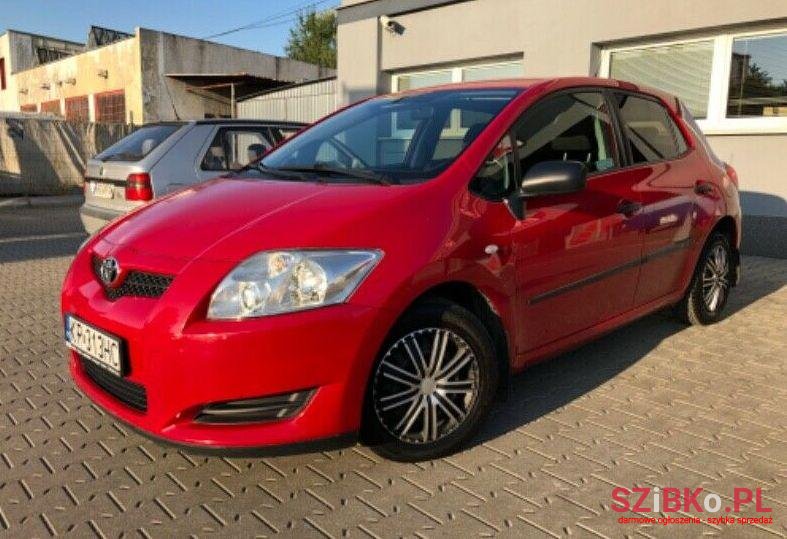 2008' Toyota Auris photo #1