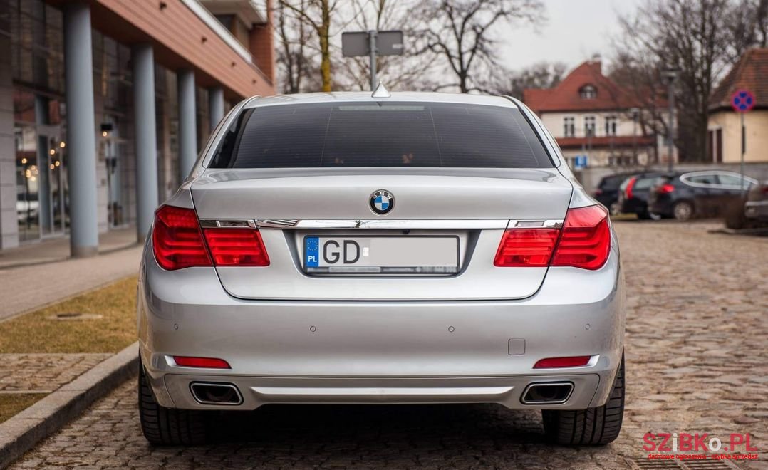 2011' BMW Seria 7 photo #5