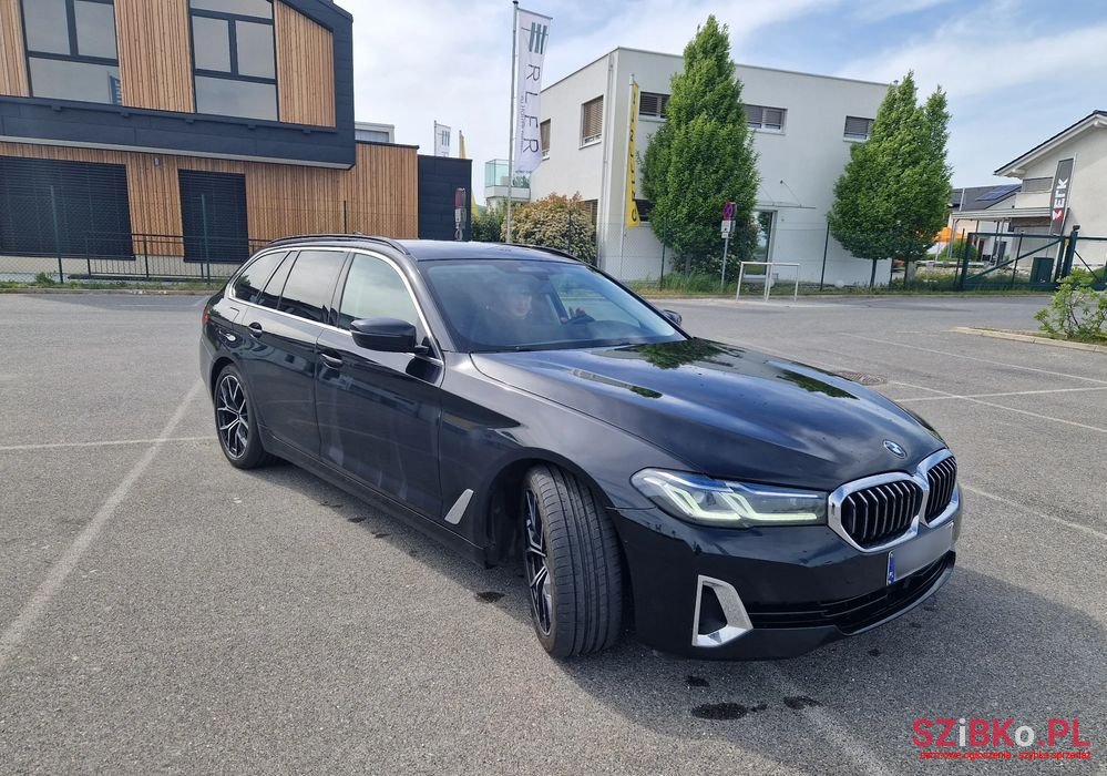 2020' BMW 5 Series 530D photo #6