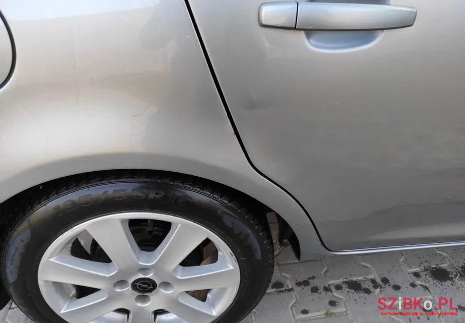 2011' Opel Corsa photo #3