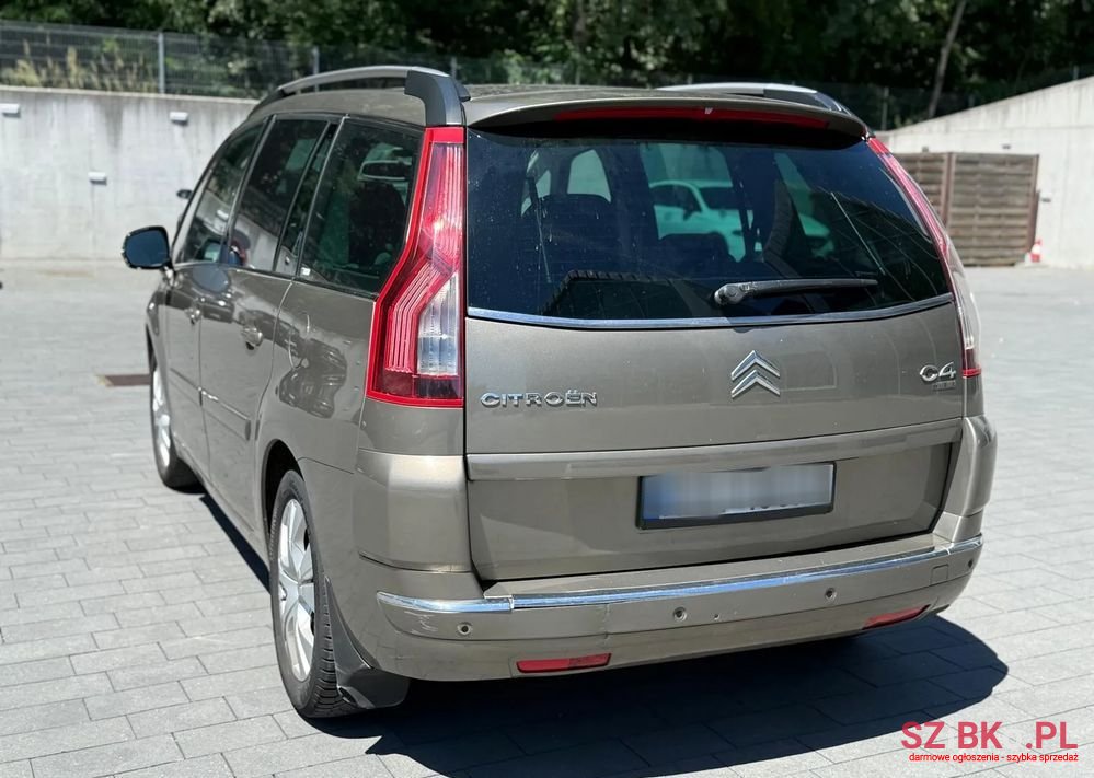 2009' Citroen C4 Grand Picasso photo #3