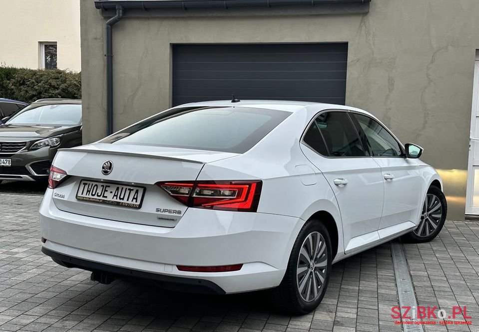 2018' Skoda Superb photo #4