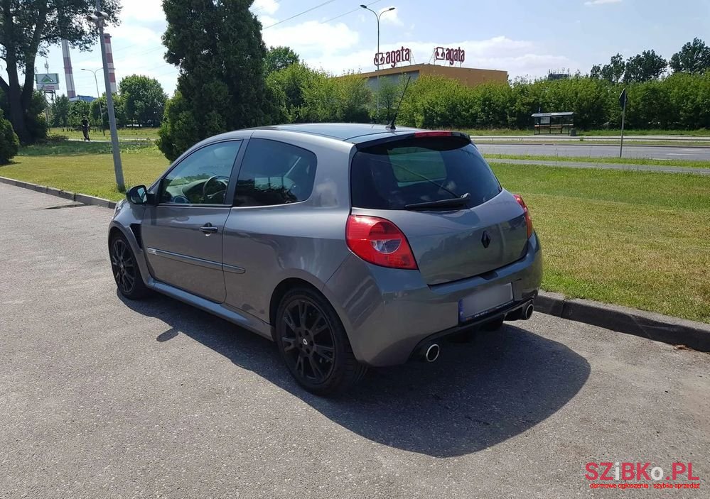 2011' Renault Clio photo #3