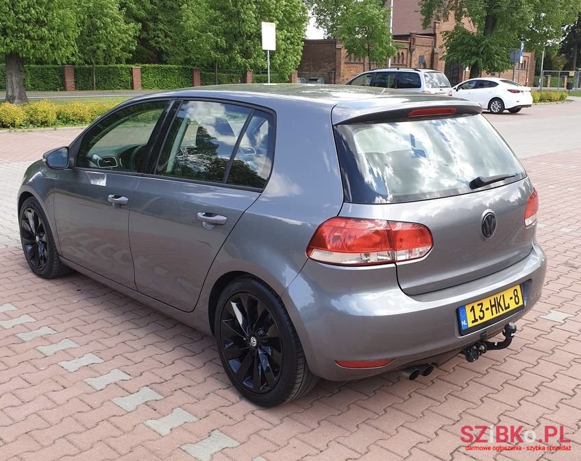 2009' Volkswagen Golf photo #5